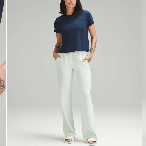 Lululemon Softstreme High-Rise Pant *Full Length
Kohlrabi Green - Picture 2 of 10